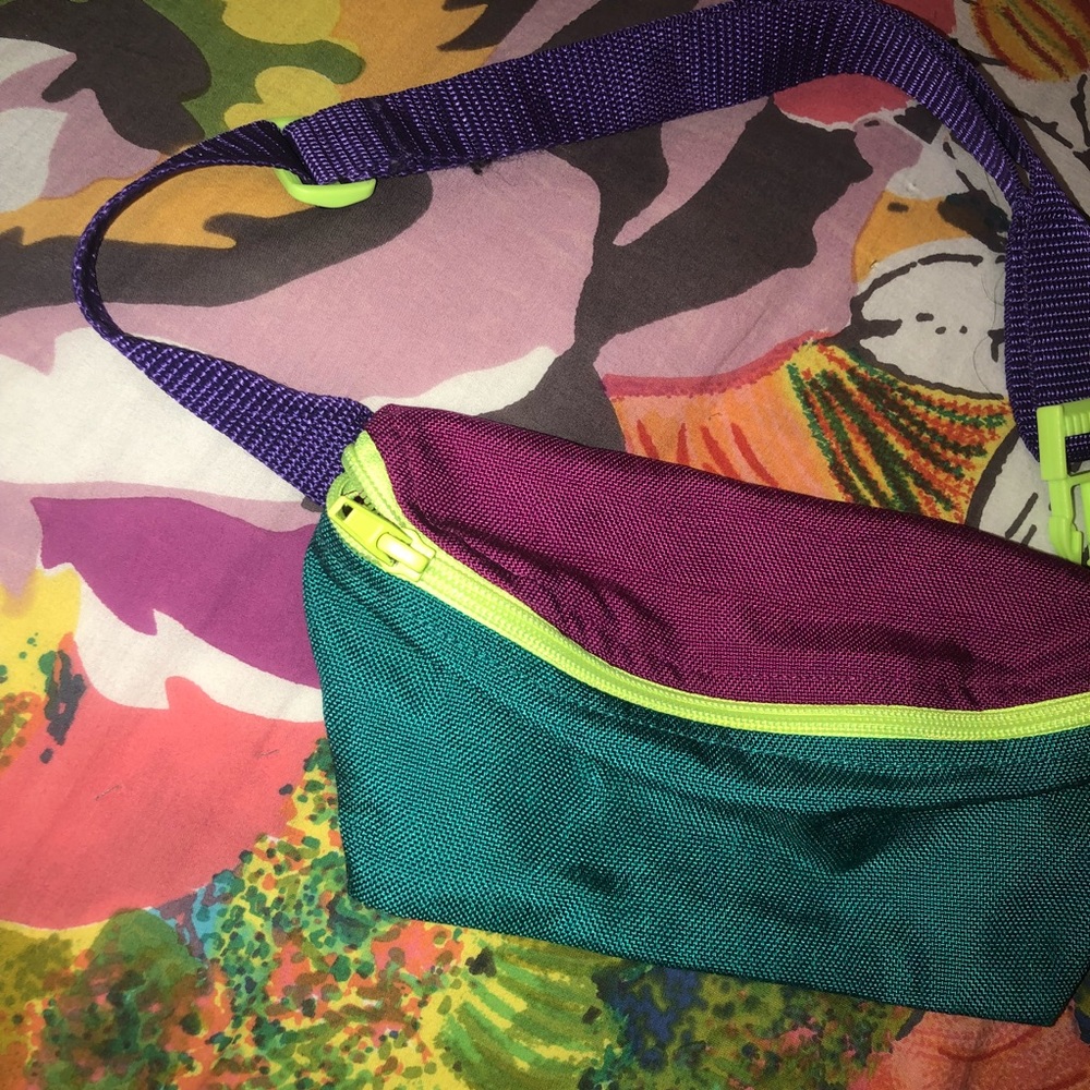 🌷NWOT American apparel color block fanny pack